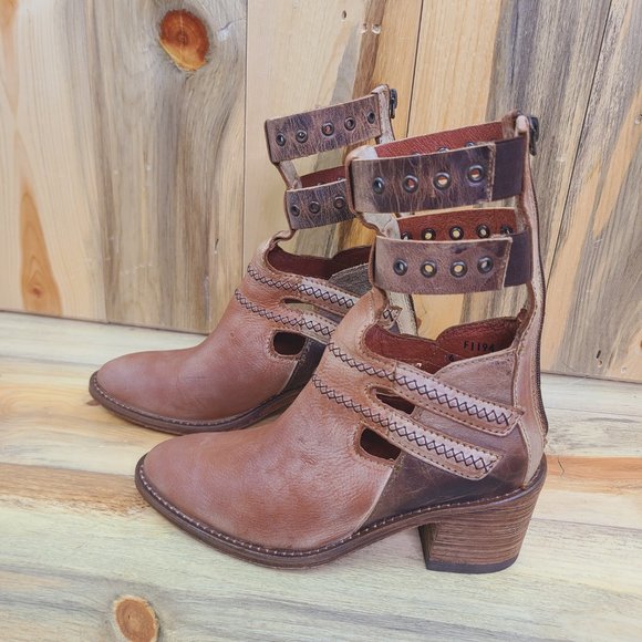 Corral Heritage Distressed  Leather Buckle Strap Western Gladiator Booties - Picture 3 of 9